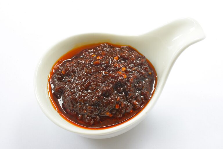 Chili pasta i olie (Nam Prik Pow)