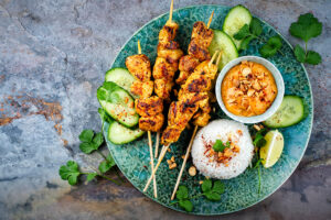 Kylling satay med peanutssovs